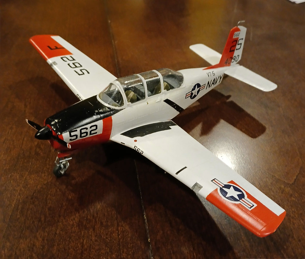 Beechcraft T-34 Mentor (Minicraft 1/48)
