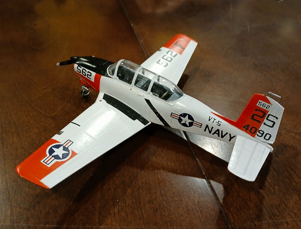 Beechcraft T-34 Mentor (Minicraft 1/48)
