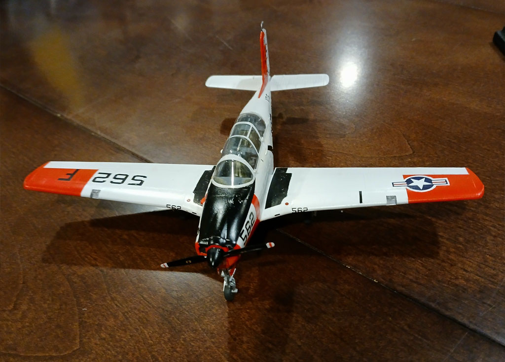 Beechcraft T-34 Mentor (Minicraft 1/48)
