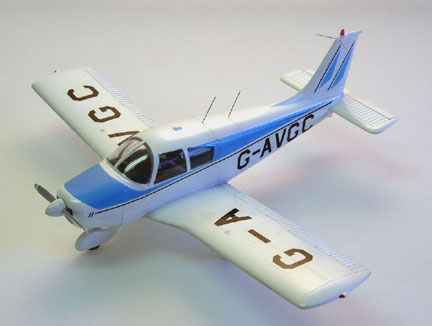 Piper Cherokee 140 (1/48 Academy)
[b][URL=http://www.austinsms.org/article3_05.php]Click here to read the feature article on this model.[/URL][/b]
